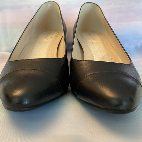 GUC w/box Cole Haan the go to pump in black leather - Picture 4 of 7